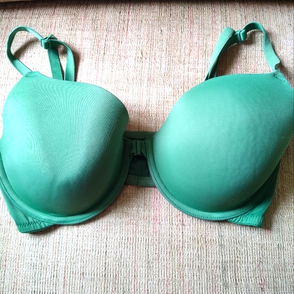 PINK Victoria's Secret Green Bra - Picture 1 of 4